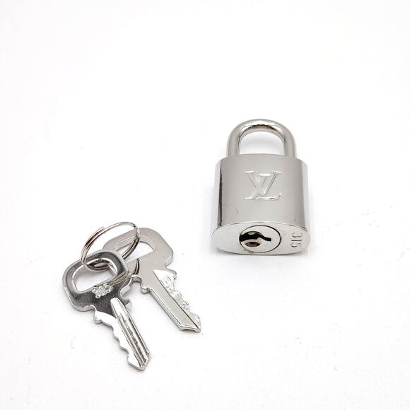 NEW! LOUIS VUITTON Silver Padlock and 2 Keys #315 - Picture 8 of 12